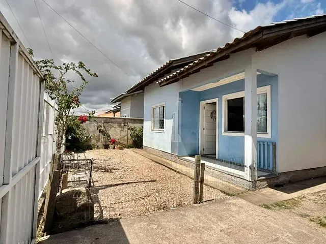 Casa 2 quartos e 1 banheiro, à venda, no bairro Universitário em Tijucas