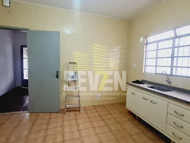 Casa com 450m² 2 quartos e 2 banheiros, à venda, no bairro Jardim Bela Vista em Bauru
