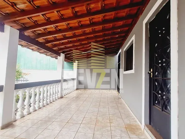 Casa com 450m² 2 quartos e 2 banheiros, à venda, no bairro Jardim Bela Vista em Bauru