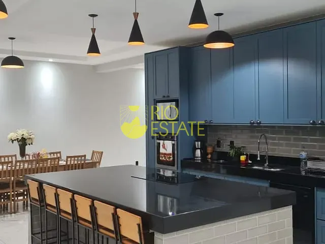 Casa com 752m² 6 quartos e 8 banheiros, à venda, no bairro Jardim Amália em Volta Redonda