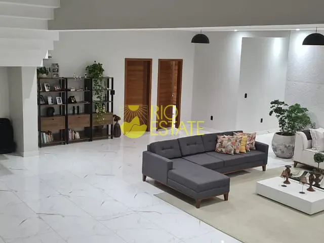 Casa com 752m² 6 quartos e 8 banheiros, à venda, no bairro Jardim Amália em Volta Redonda