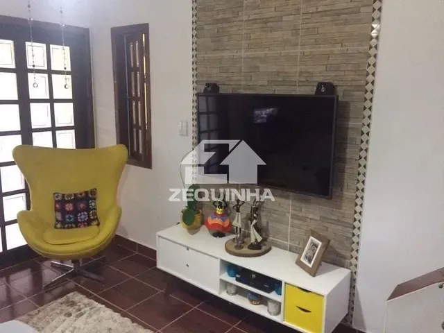 Casa com 750m² 5 quartos e 2 banheiros, à venda, no bairro Caucaia Do Alto em Cotia
