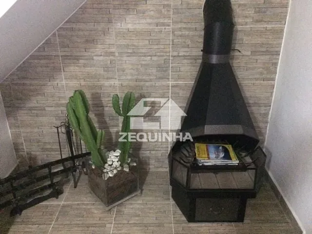 Casa com 750m² 5 quartos e 2 banheiros, à venda, no bairro Caucaia Do Alto em Cotia