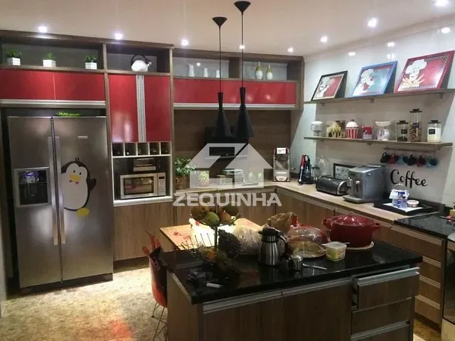 Casa com 750m² 5 quartos e 2 banheiros, à venda, no bairro Caucaia Do Alto em Cotia