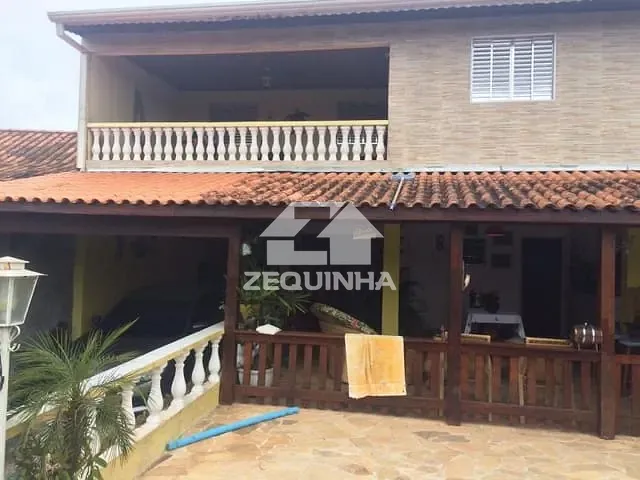 Casa com 750m² 5 quartos e 2 banheiros, à venda, no bairro Caucaia Do Alto em Cotia