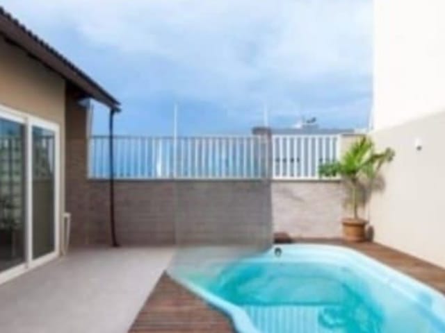 Casa com 450m² 6 quartos e 7 banheiros, à venda, no bairro Granja dos Cavaleiros em Macaé