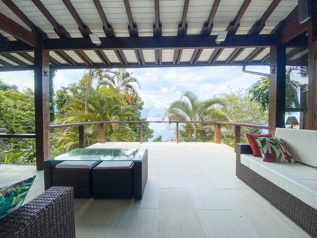Casa com 265m² 4 quartos e 3 banheiros, à venda, no bairro Portogalo em Angra dos Reis