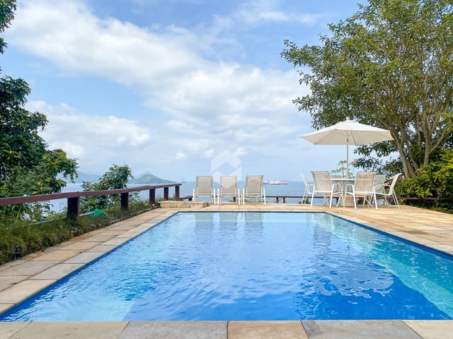 Casa com 265m² 4 quartos e 3 banheiros, à venda, no bairro Portogalo em Angra dos Reis