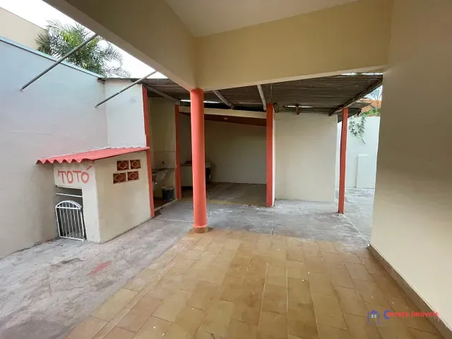 Casa com 230m², à venda ou para alugar, no bairro Centro em Três Lagoas