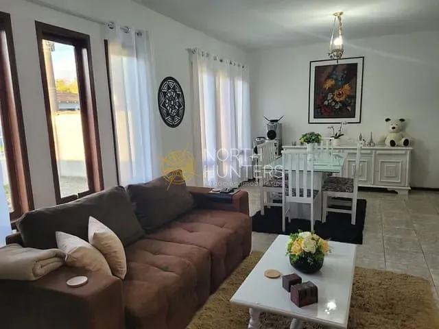 Casa com 426m² 3 quartos e 3 banheiros, à venda, no bairro Vila Nova em Joinville