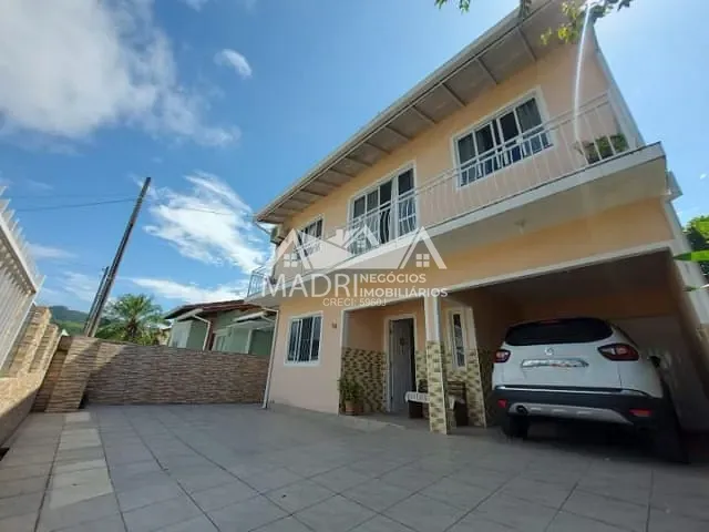 Casa com 217m² 4 quartos e 2 banheiros, à venda, no bairro São Sebastião em Palhoça