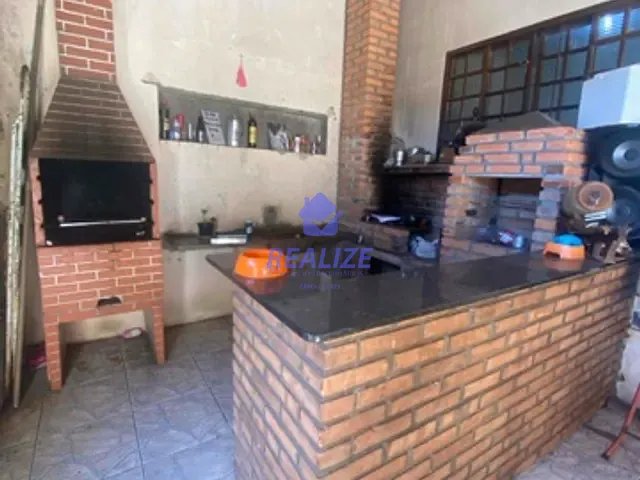 Casa com 200m² 3 quartos e 2 banheiros, à venda, no bairro Conjunto Habitacional Humberto Popolo em Botucatu