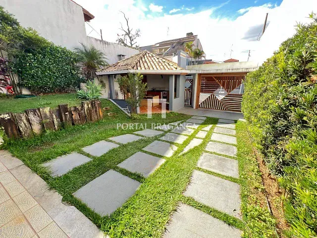 Casa com 250m² 3 quartos e 3 banheiros, à venda, no bairro Jardim Europa em Bragança Paulista