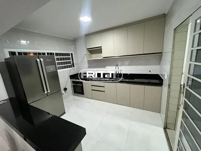 Casa com 300m² 3 quartos e 3 banheiros, à venda, no bairro Jardim New York em Campinas