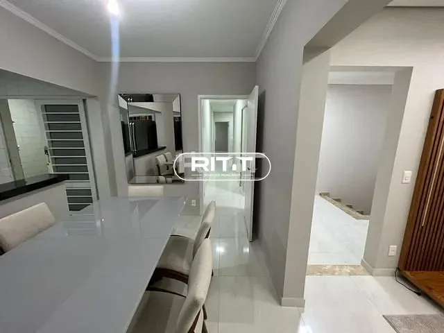 Casa com 300m² 3 quartos e 3 banheiros, à venda, no bairro Jardim New York em Campinas