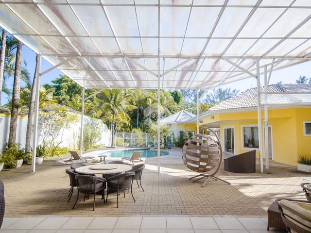 Casa com 1000m² 4 quartos e 5 banheiros, à venda, no bairro Barra da Tijuca em Rio de Janeiro