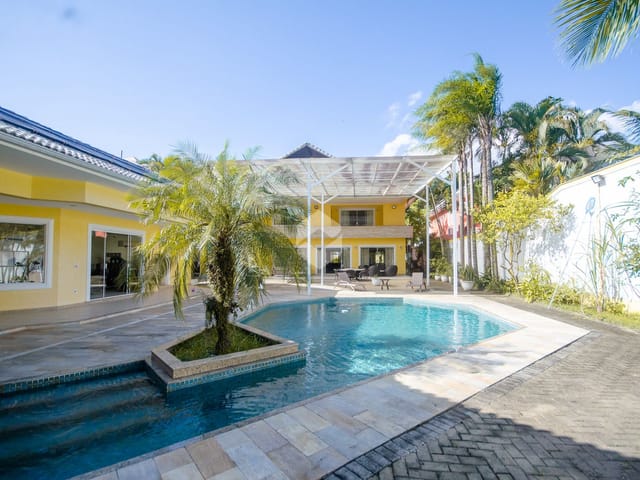 Casa com 1000m² 4 quartos e 5 banheiros, à venda, no bairro Barra da Tijuca em Rio de Janeiro