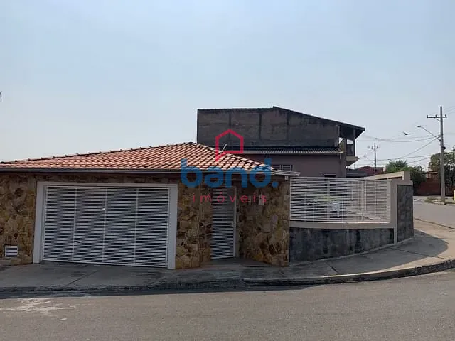 Casa com 271m² 2 quartos e 2 banheiros, à venda, no bairro Conjunto Habitacional Agostinho Alcala em Porto Feliz