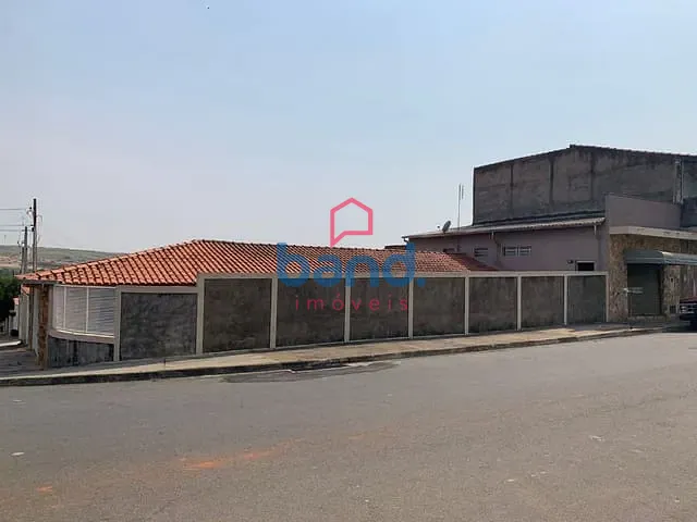 Casa com 271m² 2 quartos e 2 banheiros, à venda, no bairro Conjunto Habitacional Agostinho Alcala em Porto Feliz