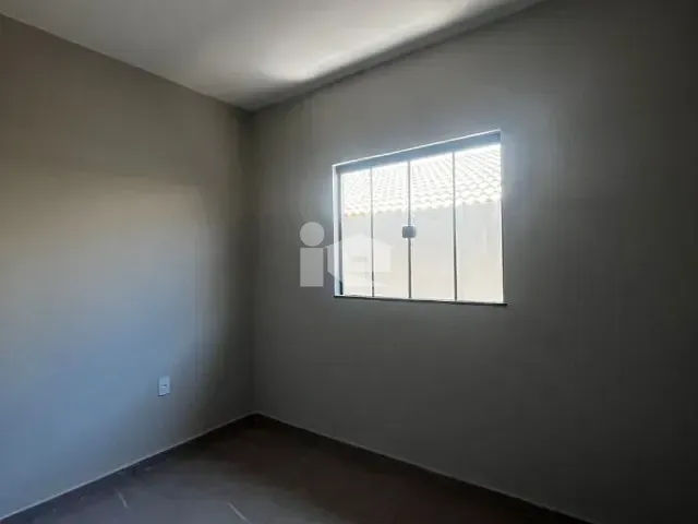 Casa com 150m² 2 quartos e 1 banheiro, à venda, no bairro Residencial Agostinho Pizzaia em Rolândia