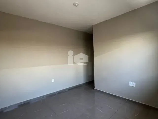 Casa com 150m² 2 quartos e 1 banheiro, à venda, no bairro Residencial Agostinho Pizzaia em Rolândia