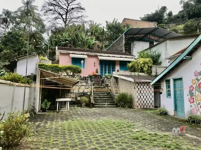 Casa com 1087m² 5 quartos e 1 banheiro, à venda, no bairro Centro em Petrópolis