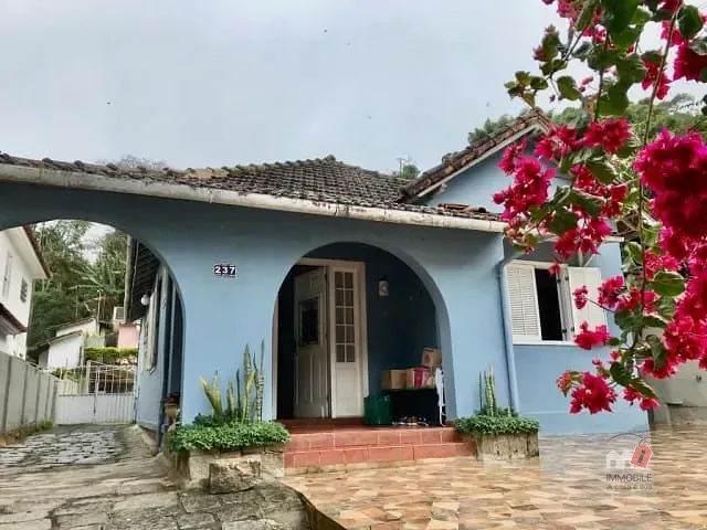Casa com 1087m² 5 quartos e 1 banheiro, à venda, no bairro Centro em Petrópolis