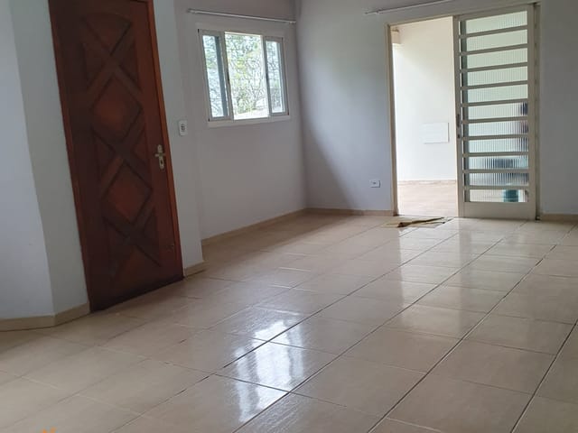 Casa 3 quartos e 2 banheiros, à venda, no bairro Campo Pequeno em Colombo