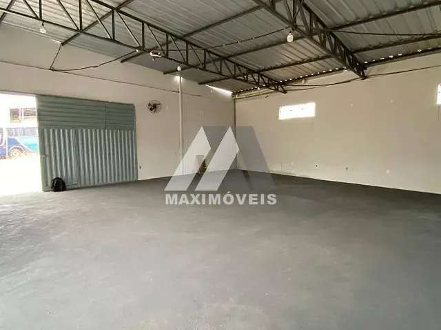 Casa com 136m², para alugar, no bairro São Geraldo em Araçuaí