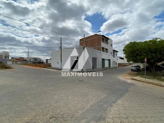 Casa com 136m², para alugar, no bairro São Geraldo em Araçuaí