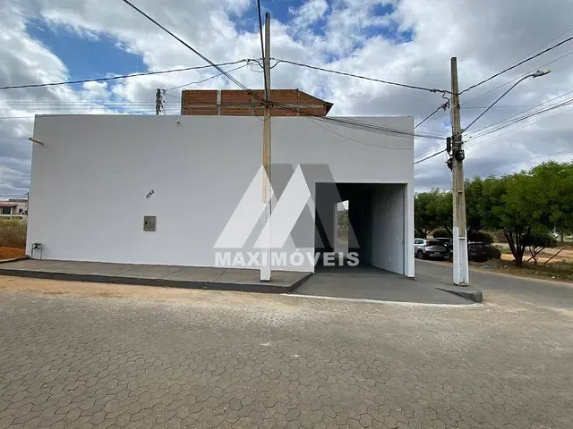 Casa com 136m², para alugar, no bairro São Geraldo em Araçuaí