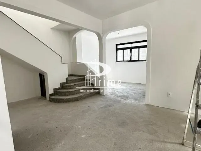 Casa com 460m², para alugar, no bairro Centro em Niterói