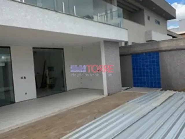 Casa 4 quartos e 3 banheiros, à venda, no bairro Salobrinho em Ilhéus
