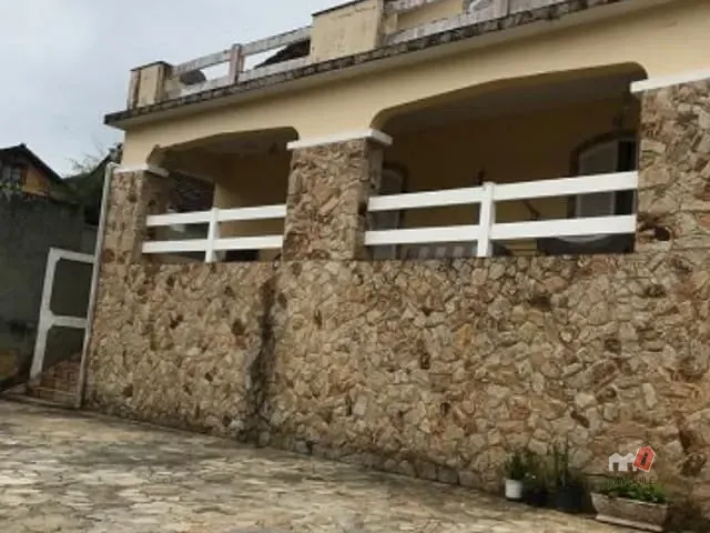 Casa 5 quartos e 1 banheiro, à venda, no bairro MOSELA em Petropolis