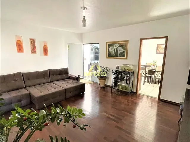 Casa com 250m² 3 quartos e 2 banheiros, à venda, no bairro Jardim Elizabeth em Salto