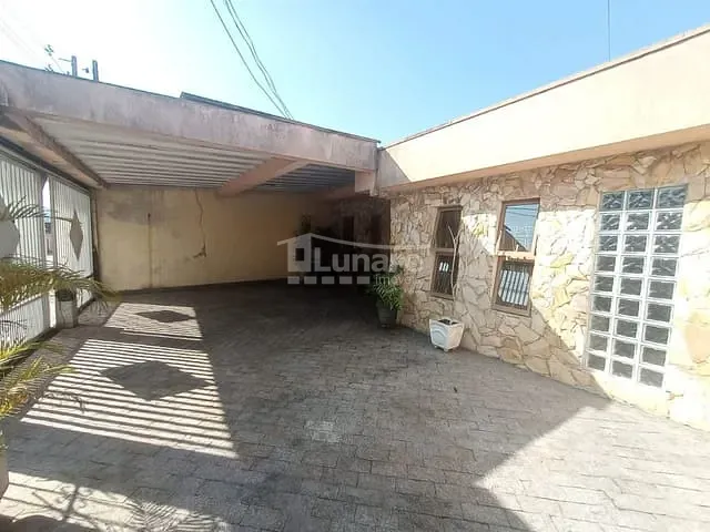 Casa com 500m² 3 quartos e 2 banheiros, à venda, no bairro Vila Cintra em Mogi das Cruzes