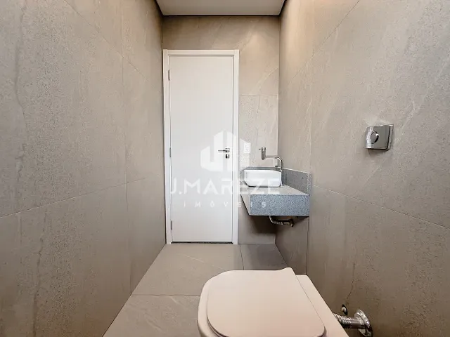 Casa 3 quartos e 4 banheiros, à venda, no bairro Vila Nossa Senhora da Conceição em Apucarana