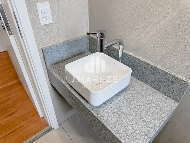 Casa 3 quartos e 4 banheiros, à venda, no bairro Vila Nossa Senhora da Conceição em Apucarana