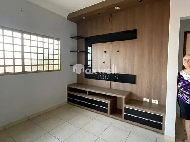Casa 3 quartos e 4 banheiros, para alugar, no bairro Jardim Ipiranga em Aparecida de Goiânia