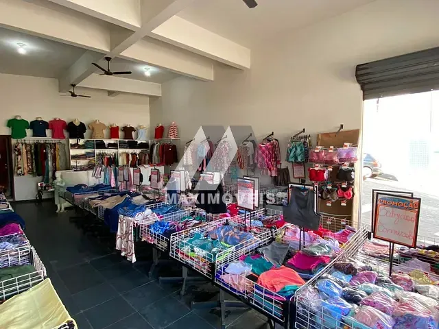 Conjunto comercial com 120m², à venda, no bairro Alto Mercado em Araçuaí