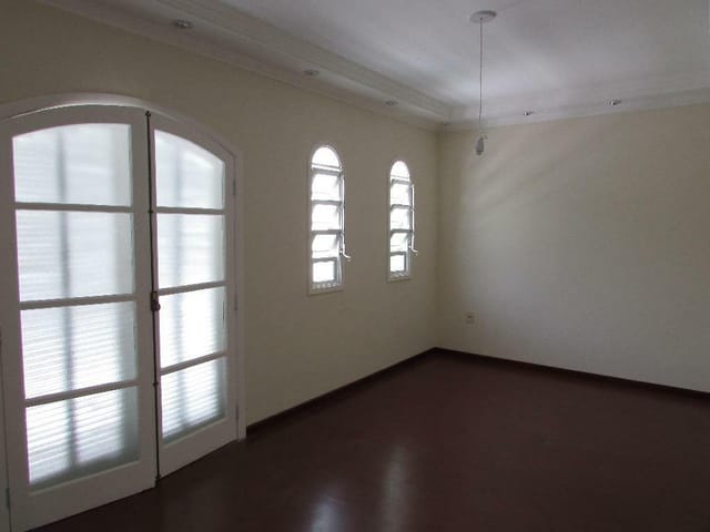 Foto do Casa - Casa para locação, Medicina, Itajubá. | MOHALLEM e LOPES CORRETAGEM E ADMINISTRACAO DE IMOVEIS LTDA