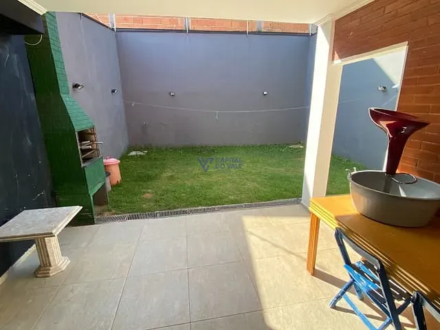 Casa com 140m² 2 quartos e 1 banheiro, à venda, no bairro Jardim Santa Júlia em São José dos Campos