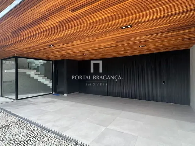 Casa com 460m² 4 quartos e 6 banheiros, à venda ou para alugar, no bairro Condomínio Vale das Águas em Bragança Paulista
