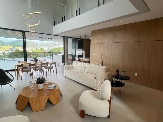 Casa com 460m² 4 quartos e 6 banheiros, à venda ou para alugar, no bairro Condomínio Vale das Águas em Bragança Paulista