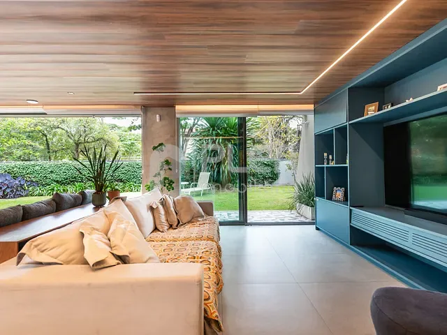 Casa com 629m² 5 quartos e 7 banheiros, à venda, no bairro Pinheiros em São Paulo
