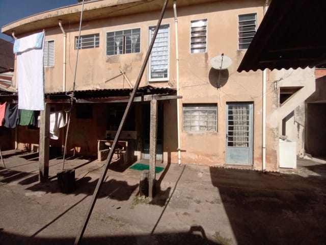 Casa com 300m² 1 quarto e 1 banheiro, à venda, no bairro Jardim Magalhães em São João da Boa Vista