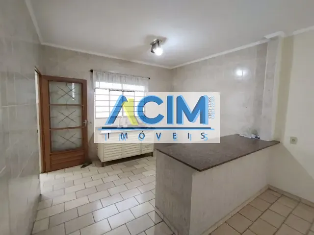 Casa com 280m² 2 quartos e 2 banheiros, à venda, no bairro Jardim Bela Vista em Jaguariúna
