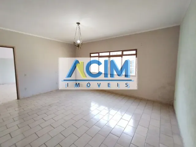 Casa com 280m² 2 quartos e 2 banheiros, à venda, no bairro Jardim Bela Vista em Jaguariúna