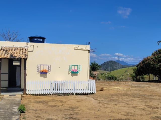 Casa com 2700m² 1 quarto e 1 banheiro, à venda, no bairro Cantagalo em Rio das Ostras
