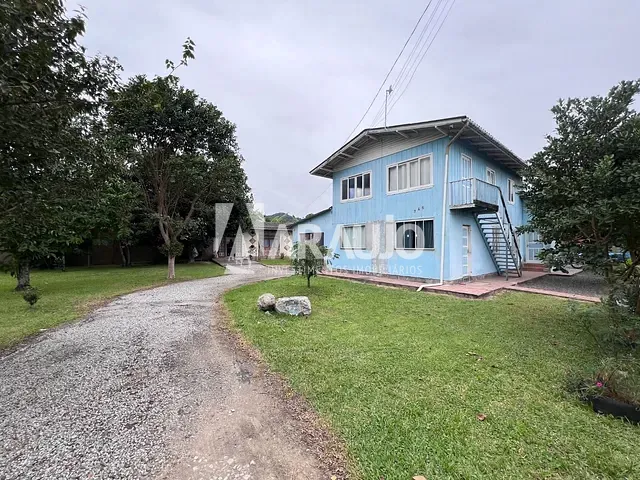 Casa com 1080m² 3 quartos e 2 banheiros, à venda, no bairro Espinheiros em Itajaí